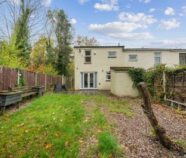 Heather Close, Warrington - Photo 1