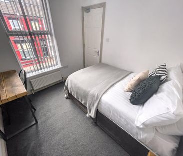 6 bedroom terraced house to rent - Photo 5