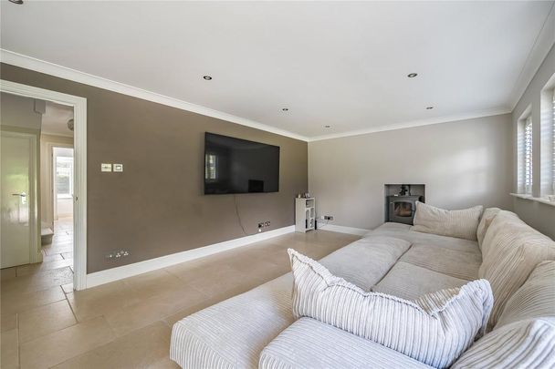 4 bedroom detached house to rent - Photo 1