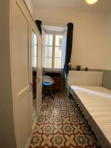 Carrer de lAlmodí, Valencia, Valencian Community 46003 - Photo 3