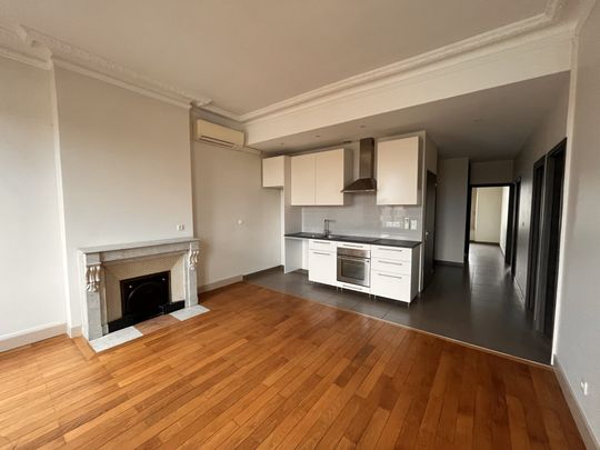 Location Appartement 4 pièces 80m² LYON 2ème - Photo 1