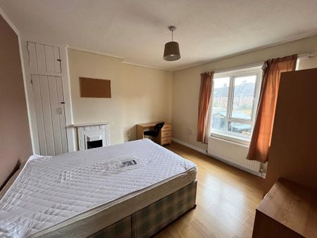 5 bedroom semi-detached house to rent - Photo 2