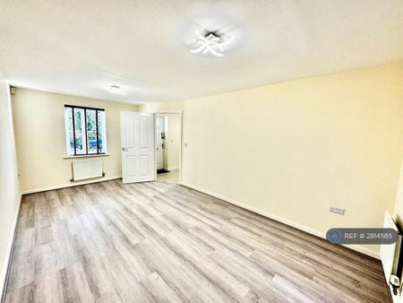 5 bedroom detached house to rent - Photo 4