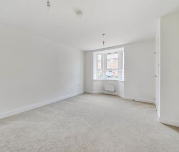 3 bedroom end of terrace house to rent - Photo 2