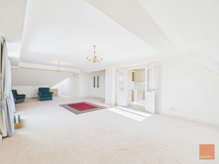 Devington Hall, Truro - Photo 2