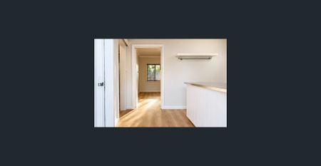 Low-Maintenance Ground Floor Apartment with Two Courtyards in Prime Location - Photo 4