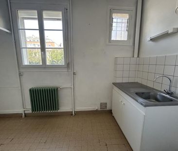 Location Appartement 2 pièces 46m² LISIEUX 14100 - Photo 3