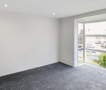 Spacious 4 bedroom home! - Photo 2