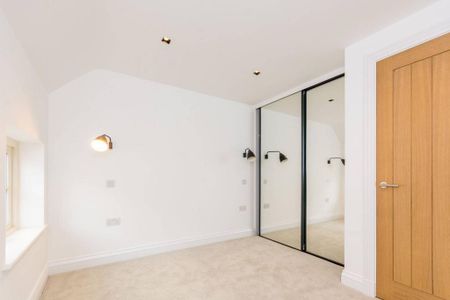 2 bedroom maisonette to rent - Photo 4