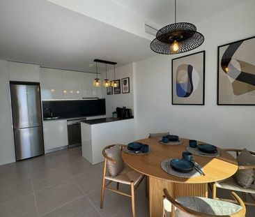 2 bedroom luxury penthouse for rent in Estepona, Andalusia - Photo 5