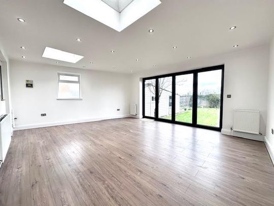 3 bedroom semi-detached house to rent - Photo 1