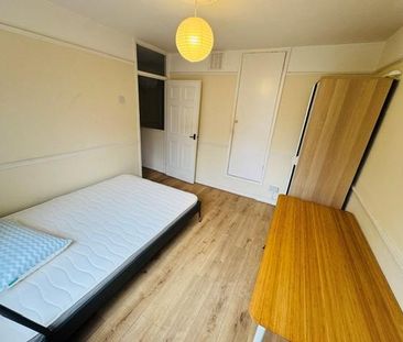 3 bedroom apartment to rent - Photo 5