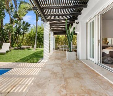 4 bedroom luxury Villa for rent in Guadalmina, Spain - Photo 2