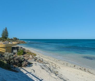 Coastal Living at Its Finest - Photo 4