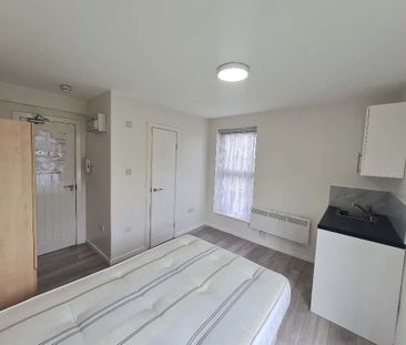 Studio Flat, High Level Drive, SE26 - Photo 6