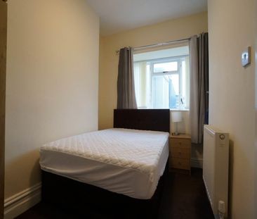 Apartment 2 57 High Street - Photo 3