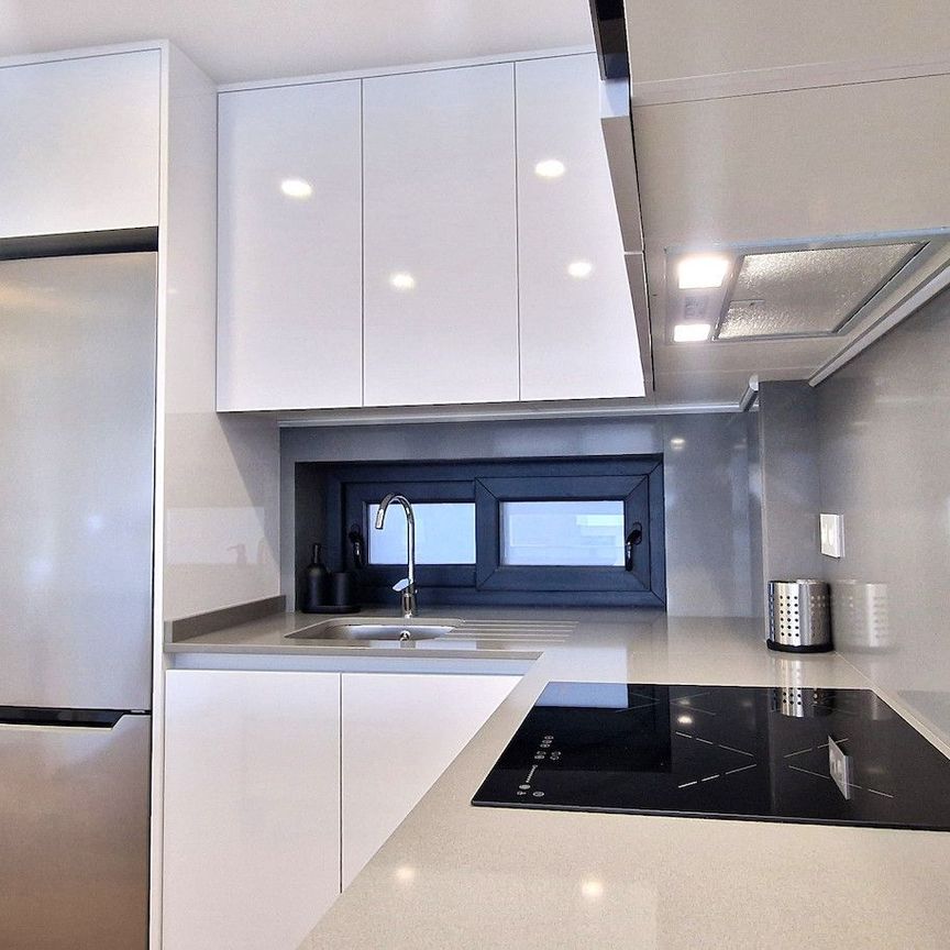 Apartamento de alquiler en Calle Gigantes y Cabezudos, 10, Villamartín - Las Filipinas - Photo 1