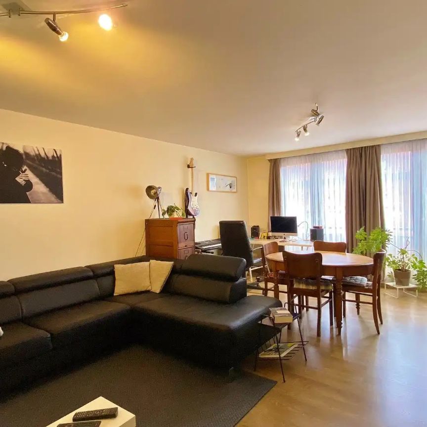 Ieper - Ruim instapklaar appartement met terras op centrale ligging - met garage - Foto 1