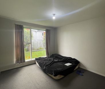 Tidy Two Bedroom Unit - Photo 5