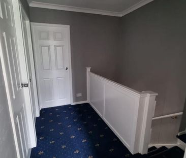 5 bedroom semi-detached house to rent - Photo 2