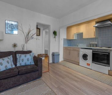 1 bedroom flat to rent - Photo 4