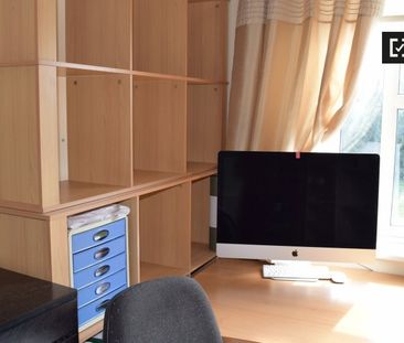 Cozy room in 3-bedroom houseshare in Clonsilla, Dublin - Photo 6