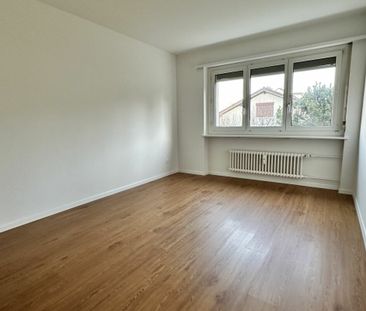 Teilsanierte 4.5 Zimmer-Wohnung an ruhiger Lage - Photo 1