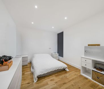 3 Bedroom - Photo 4