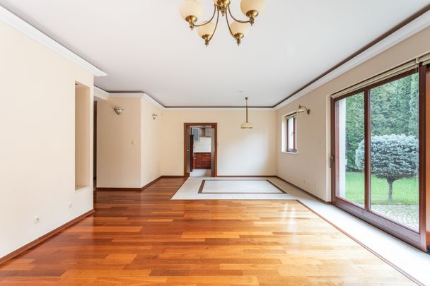 2-piętrowe | Stary Wilanów | 4 sypialnie | ogródek - Photo 1