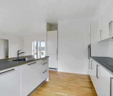 Lejlighed med plads til familien på Langstrømpevej - Photo 2