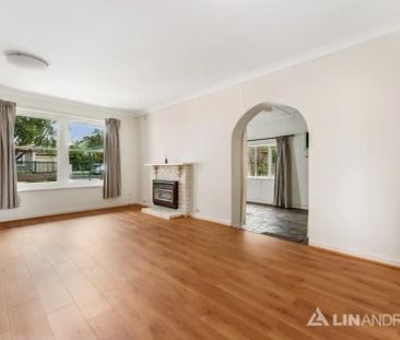 “Charming 4-Bedroom Family Home in Kensington Gardens” - Photo 5