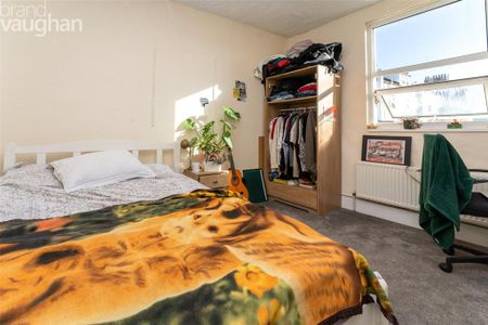 4 bedroom terraced house to rent - Photo 3