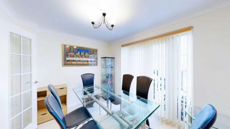 5 bedroom detached house to rent - Photo 4