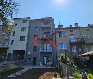 Pronájem nízkoenergetického bytu 2+kk s balkonem a parkovacím stání... - Фото 2