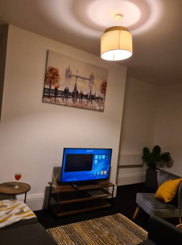 1 bedroom serviced apartment to rent - Photo 2
