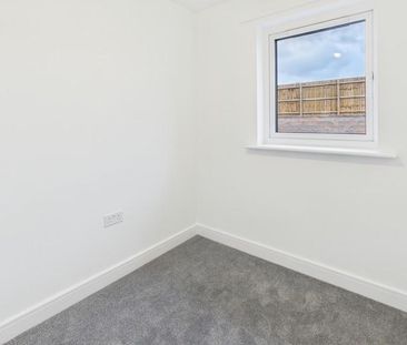 3 bedroom end of terrace house to rent - Photo 5