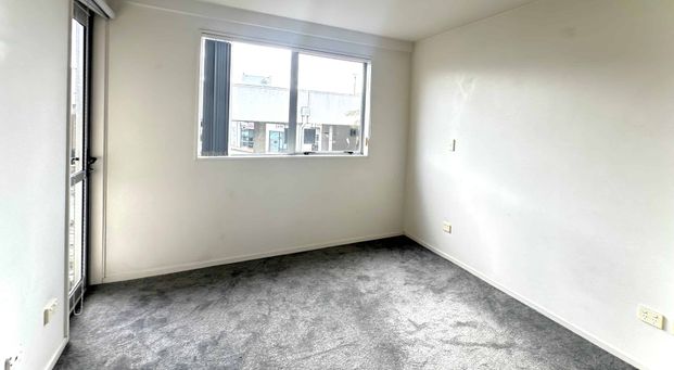 Modern Apartment in the Heart of Flat Bush - Photo 1