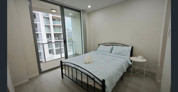 3 bedroom in Mascot - Photo 1