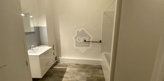 NIMES - ECUSSON, - Photo 2