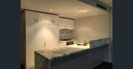 Award-Winning Docklands - Photo 3