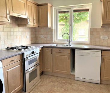 4 bedroom detached house to rent - Photo 6