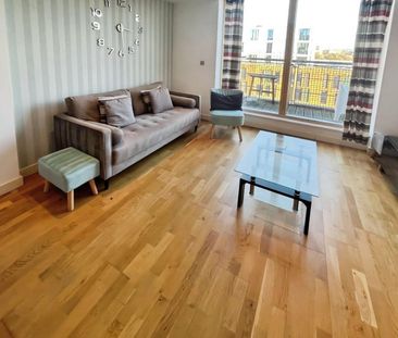 2 bedroom Flat To Let - Photo 1