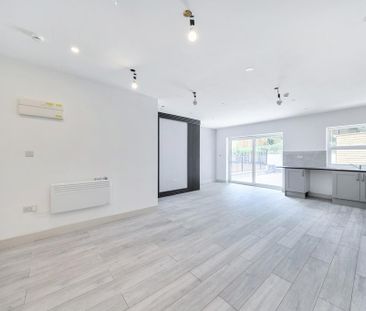 House share to rent - Photo 2