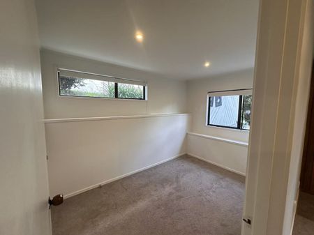 Warm and Practical - Photo 4