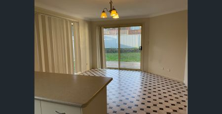 THREE BEDROOM OXLEY VALE TAMWORTH - Photo 2