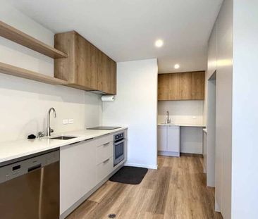 Modern 2-Bedroom Townhouse in Lower Hutt - Photo 5