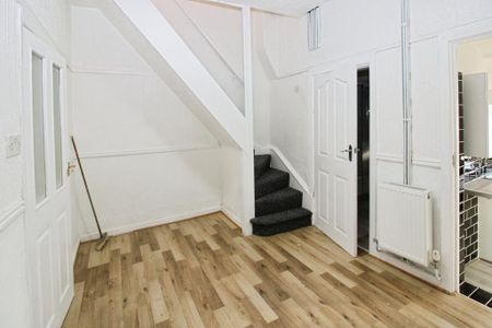 2 bedroom terraced house to rent - Photo 2