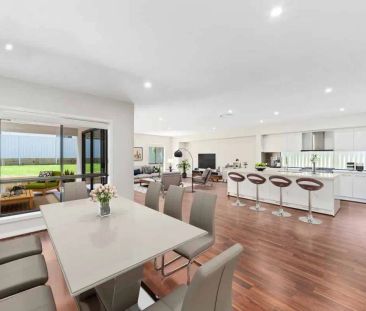 “Luxurious Family Oasis” - Photo 1