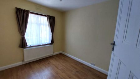 Manor Park Gardens, Edgware HA8 - Photo 5