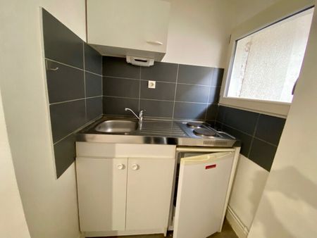 Location Appartement 1 pièce 25m² ORLEANS 45000 - Photo 2